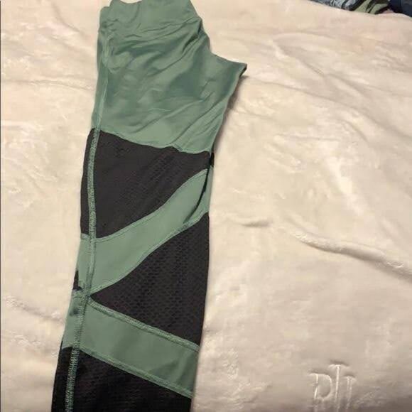 Puma Athletic Leggings - Picture 3 of 3